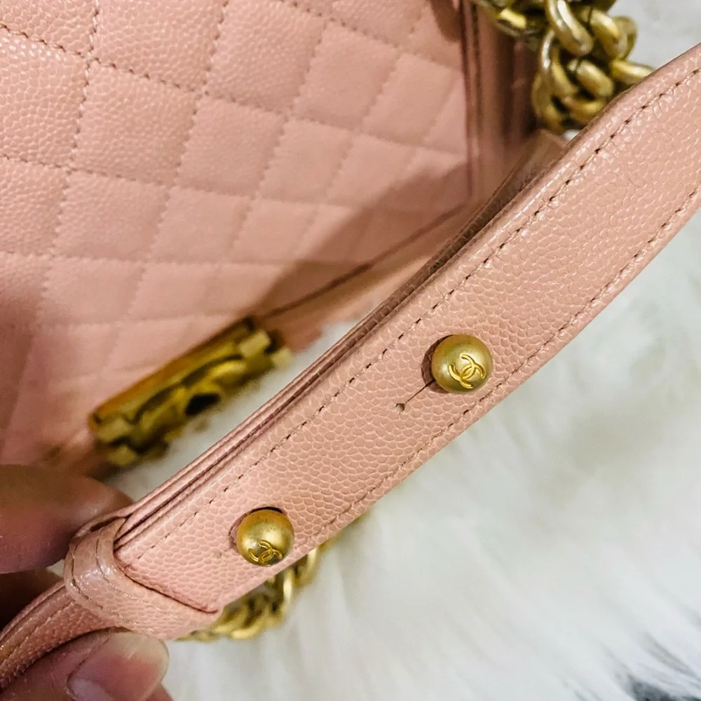 Chanel Le Boy Medium - Caviar - Picture 16 of 17